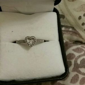 Diamond heart ring